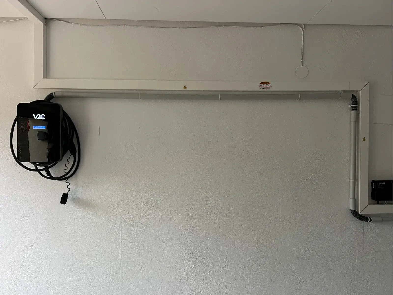 Installation borne de recharge Wallbox terminée par AFFRA Réseaux
